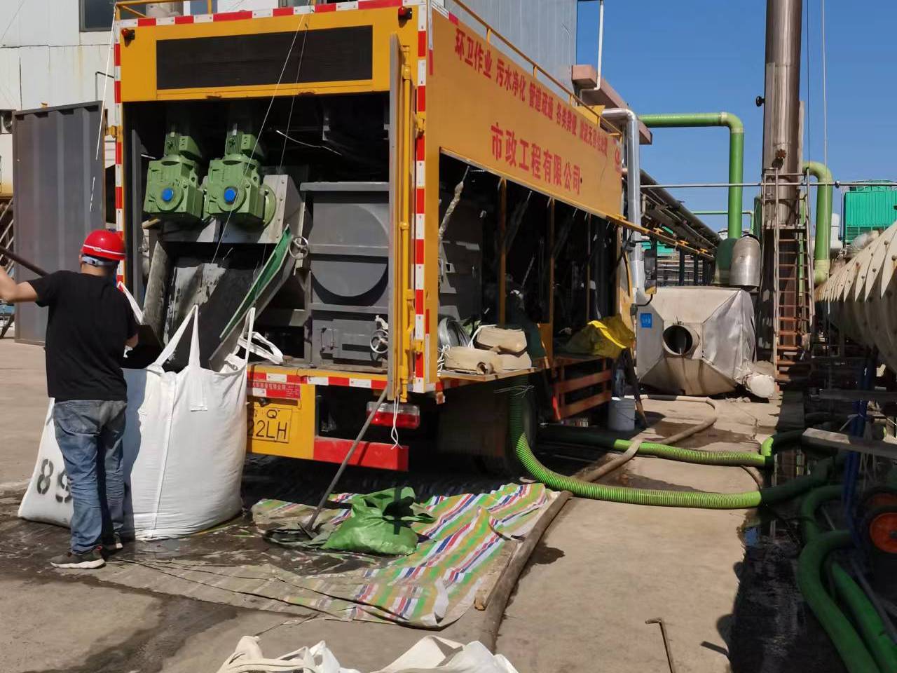 霍林郭勒淤泥压干处理